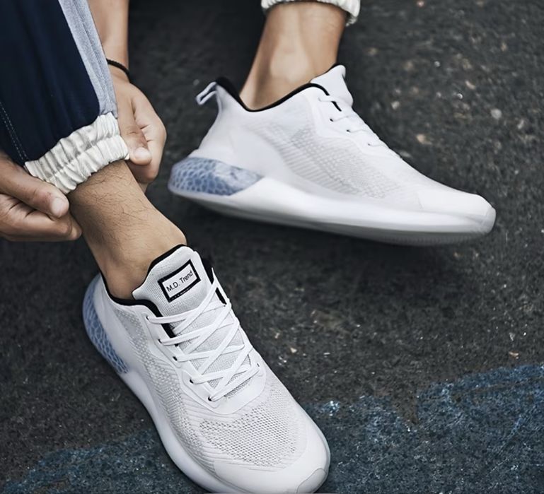 Якісні стильні кросівки на мʼякій підошві boost