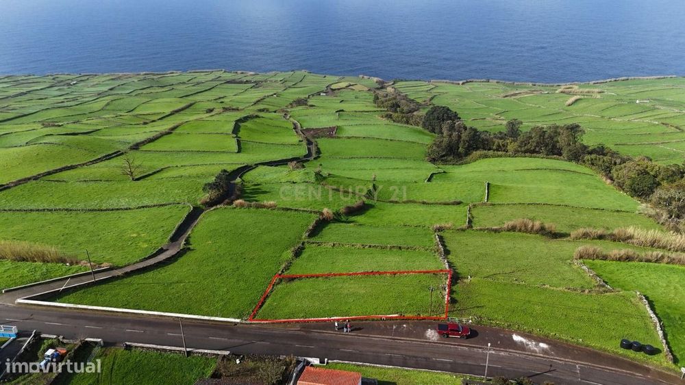 Terreno com Vista Mar em Doze Ribeiras, Angra do Heroísmo