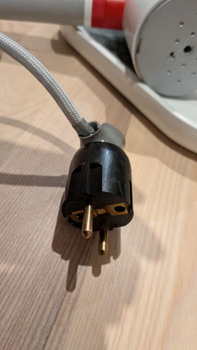 Deerma parownica z funkcją żelazka