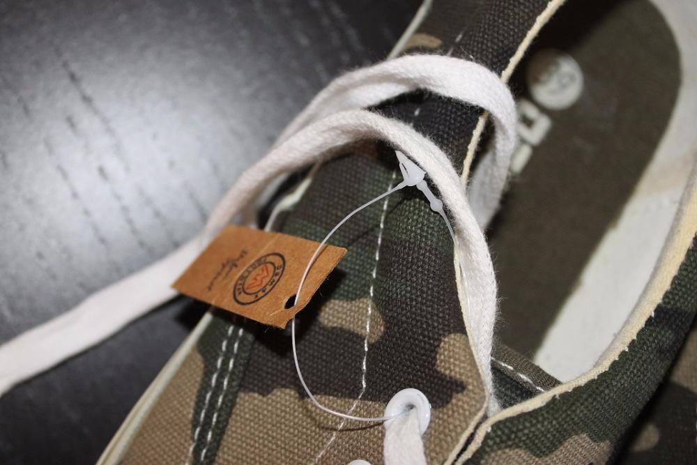 Sapatilhas (NOVAS, c/etiqueta)