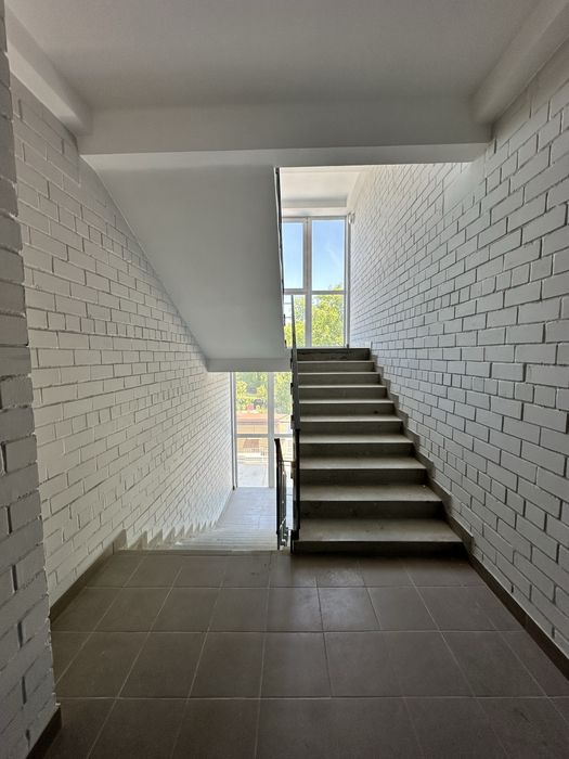 2 кім кв. новобудова вул.Стуса ( Чернишевського). Центр. 3 поверх