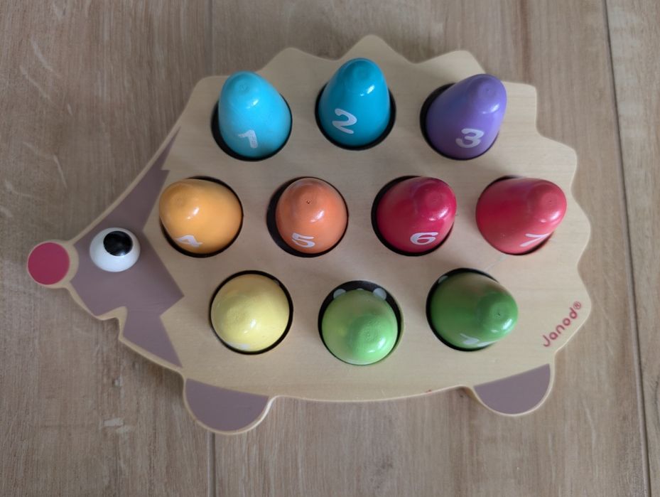 Drewniany jeż Janod cyferki