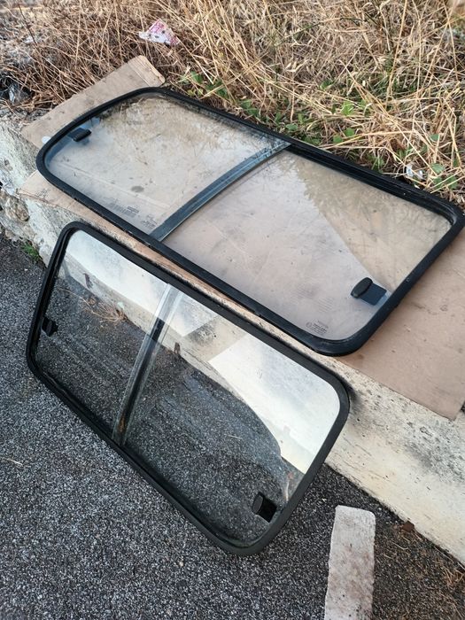 Vende-se peça, Toyota Hiace anos 1998 a 2002, maniplo de abertura da porta mala tráz,e amortecedores da porta e vidros laterais, esquerdo e direito,