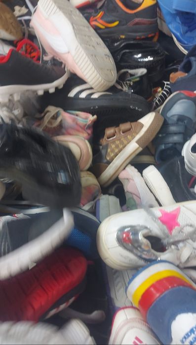 Продам Оптом детскую обувь секонд хенд