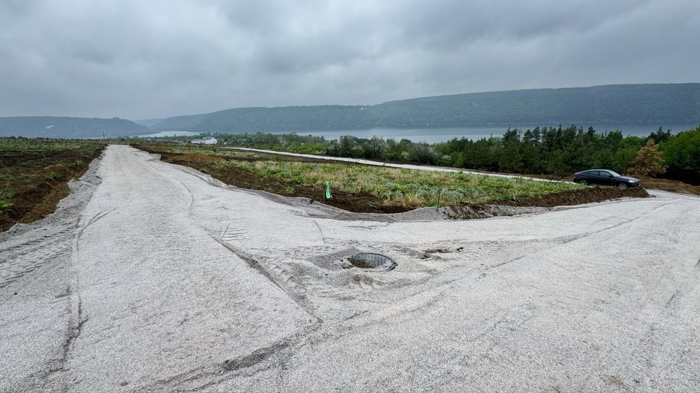 Продам ділянку біля Дністра з краєвидом на монастир з водою і світлом!