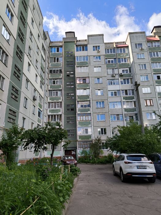 Простора 4-Кімнатна Квартира В Центрі  Чернігова