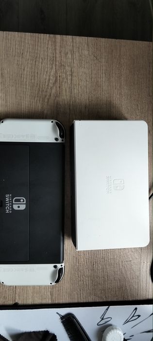 Nintendo switch oled white