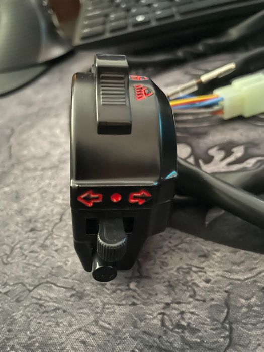 espelhos, piscas,comandos, punhos para moto