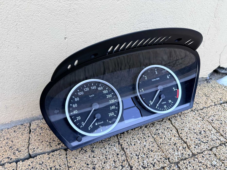 Licznik analogowy Bmw E60 E61 Europa