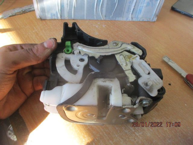 Fecho FEC4479 MITSUBISHI L200 4X4 DAKAR ROLL 2007 2.5DI-D 4WD 136CV 4P TE 2 PINOS