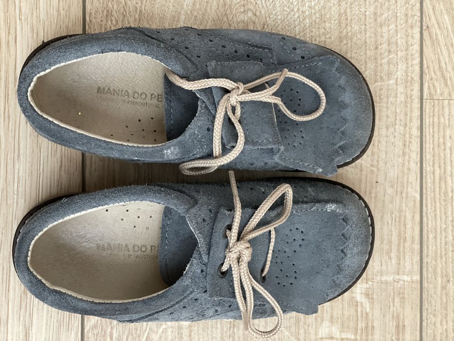 Sapatos carneiras cinza claro