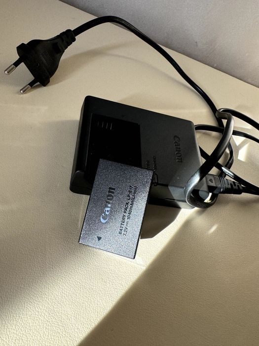 Камера Canon EOS 250D +EF-S 18-55mm f/4-5.6 IS STM +EF 50mm f/1.8 STM