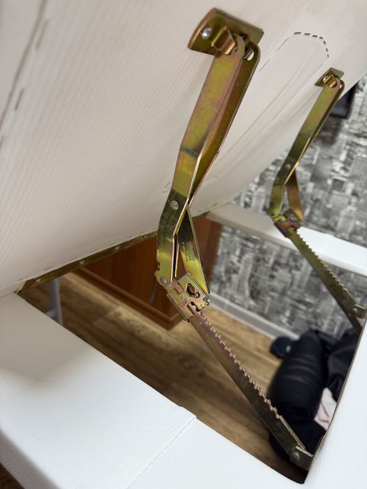 Кушетка для вій або масажу