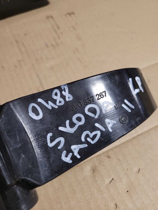 Ogranicznik drzwi prawy/lewy przód Skoda Fabia III 6V08.37267