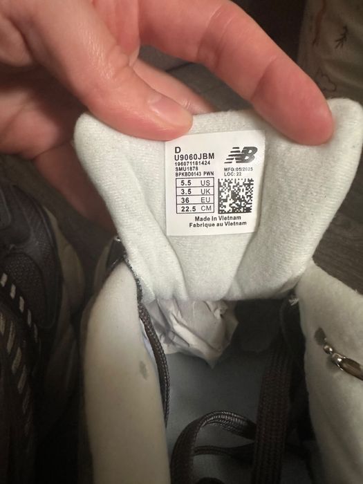 Жіночі кросівки New Balance 9060 сірі