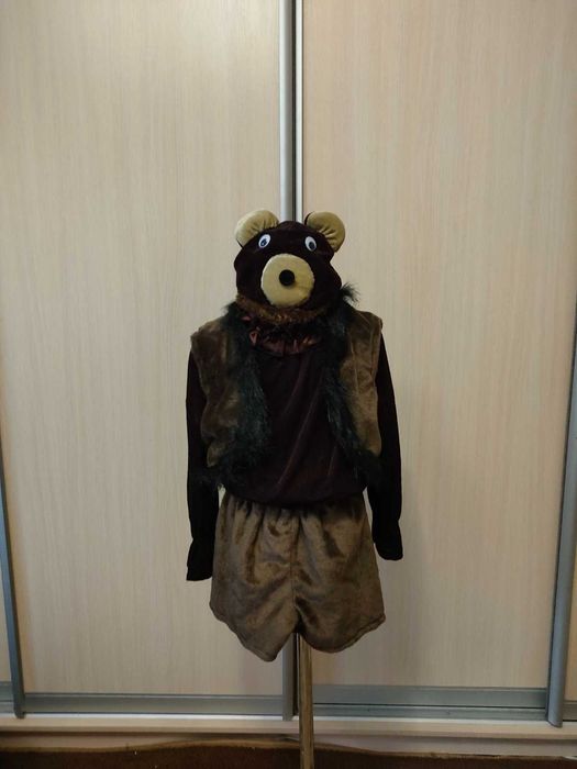 Продам костюм білого та бурого ведмедя на дітей 3-6 років