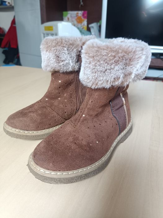 Продам зимові чобітки для дівчинки Cupcake Couture, розмір 26
