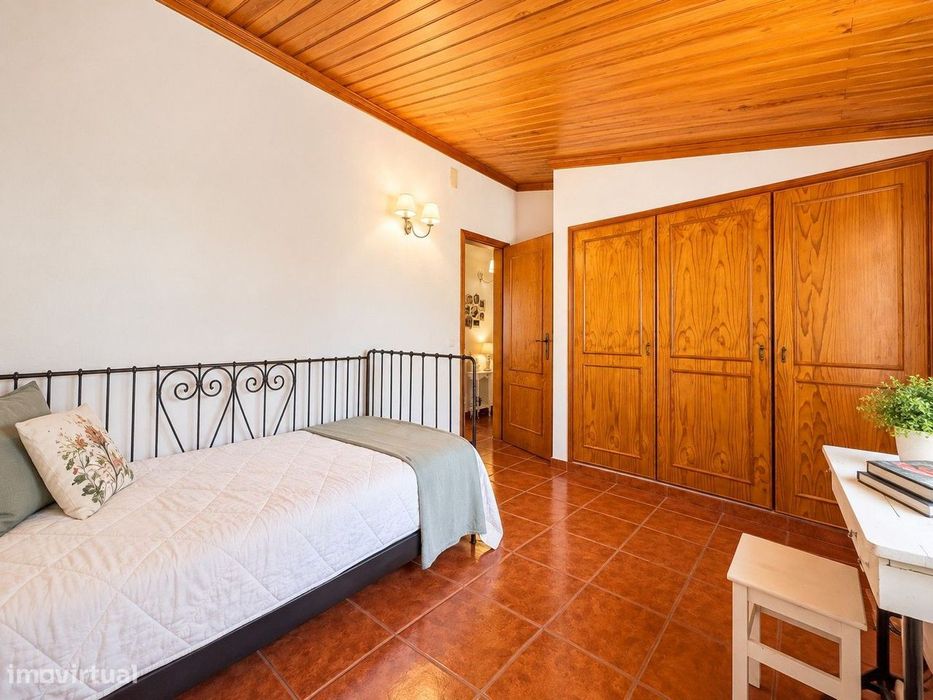 Moradia T3+1 com Garagem, Logradouro e Terraço em Aldeia Galega da ...