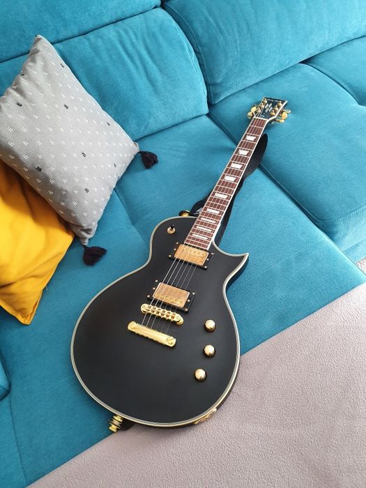 Guitarra Harley Benton e Amplificador Vox  15w