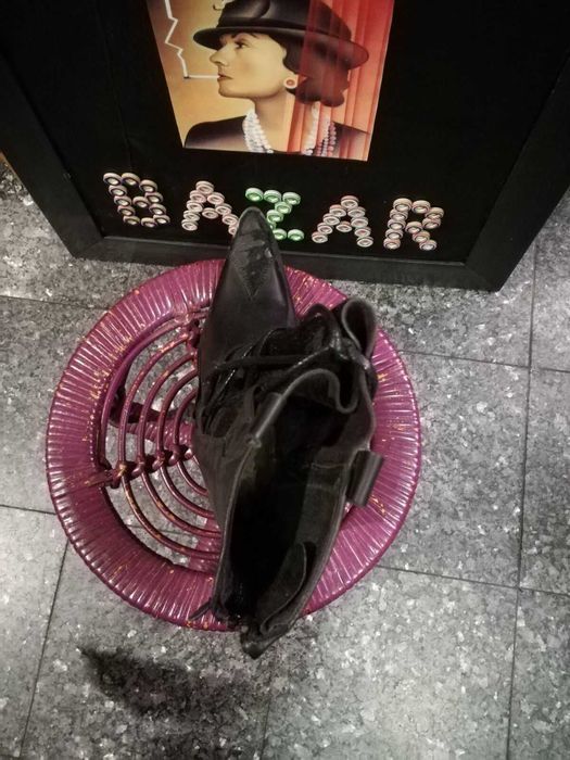 Botas Novas marca Salieri em Pele côr Preta tamanhos 36 e 37