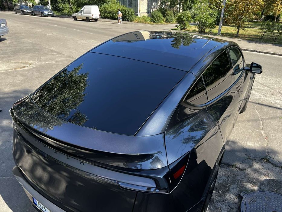 Продам Tesla model Y.