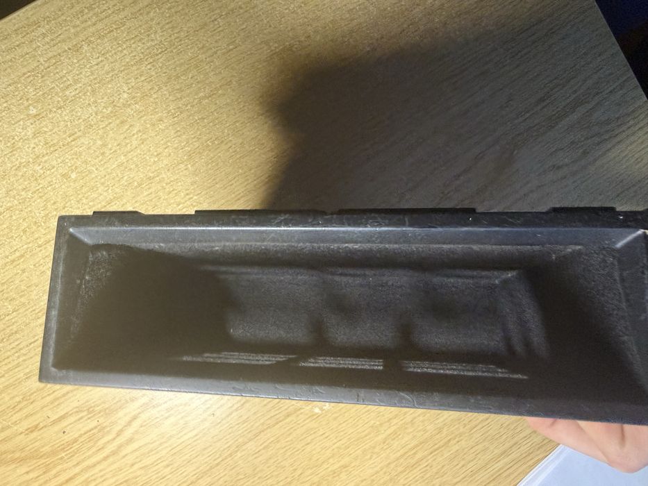 Kieszeń pod/nad radio do vw golfalV/bora/passat b5