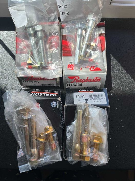 Направляючі супорта Chrysler 300c Jeep Dodge (Raybestos, Carlson) Нові