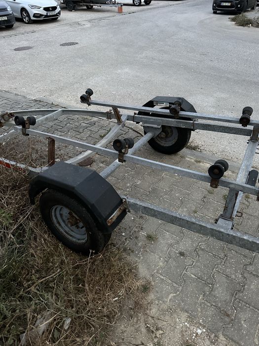 Vendo atrelado para barco ou mota de agua