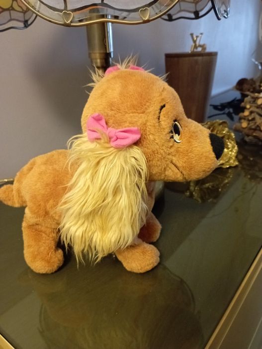 Interaktywny piesek Lucy