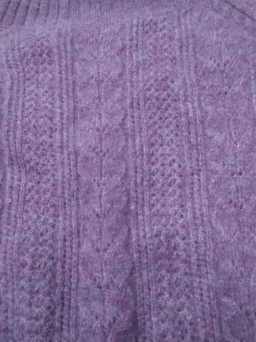 Жіночий джемпер бузкового кольору з фактурною в'язкою white stuff