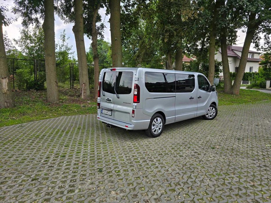Wynajem busa 9-osobowego