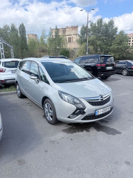 Opel Zafira 2013 , офіційна