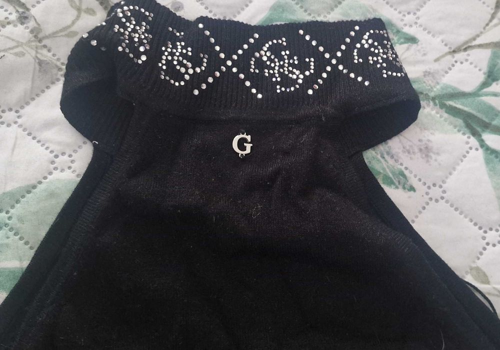Top Guess preto