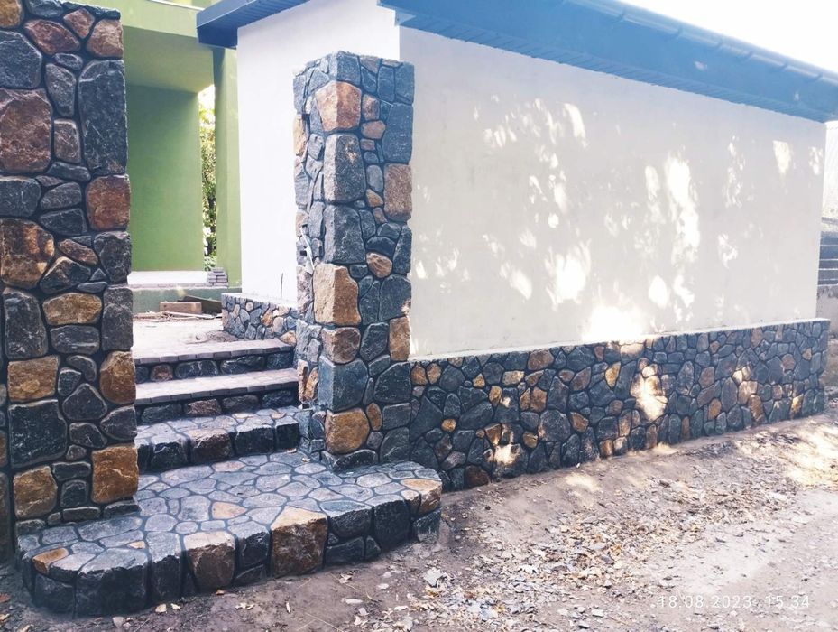 Кладка буту та цегли,фундамент і забори.