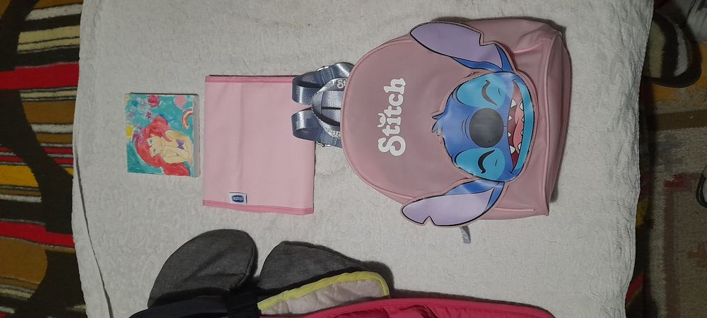 Mochila para criança STICHE + estojo e carteira da CHICCO