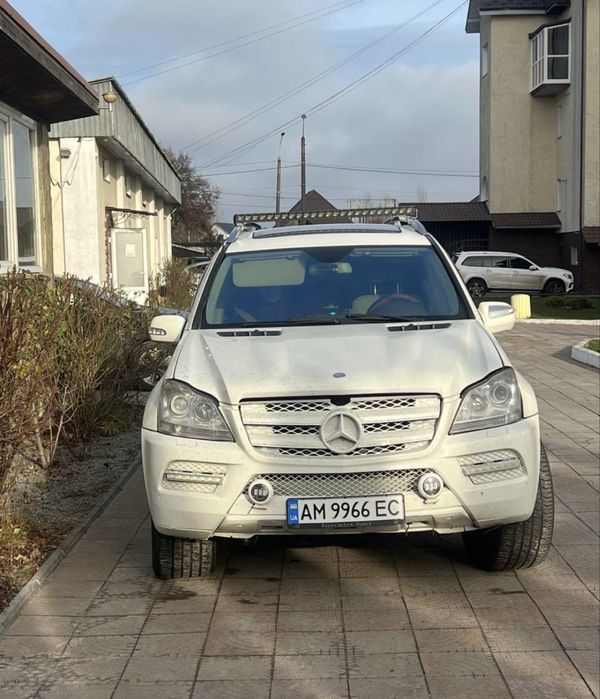 Aвтомобіль Mersedes GL  450 2010 рік 7 місць