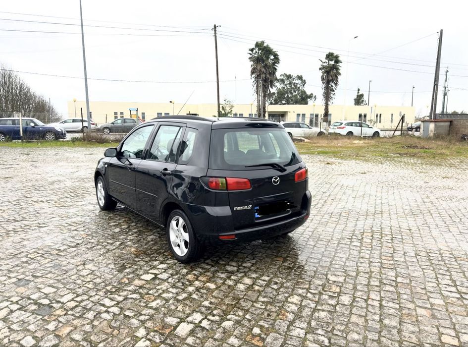 Mazda 2  1.2 em muito bom estado