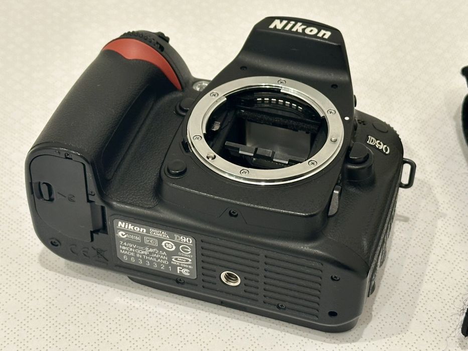 Nikon D90 body z paskiem