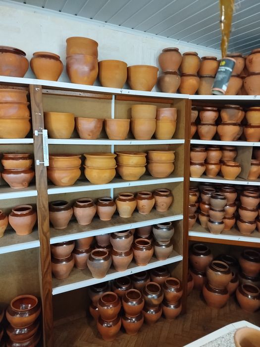 Продаю глиняний посуд .