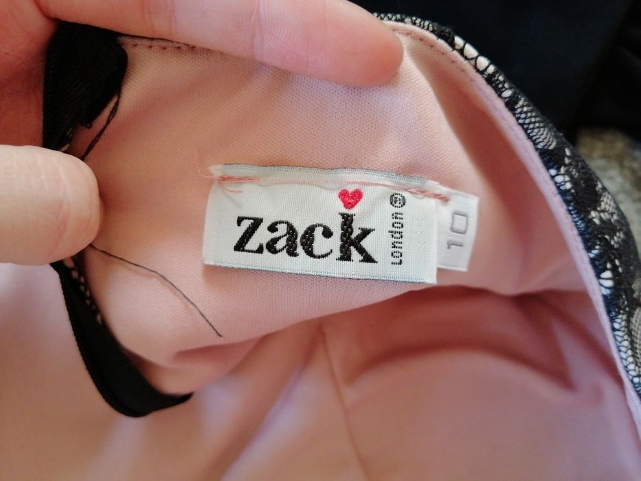 Sukienka maxi z rozcięciem na nogę długa suknia