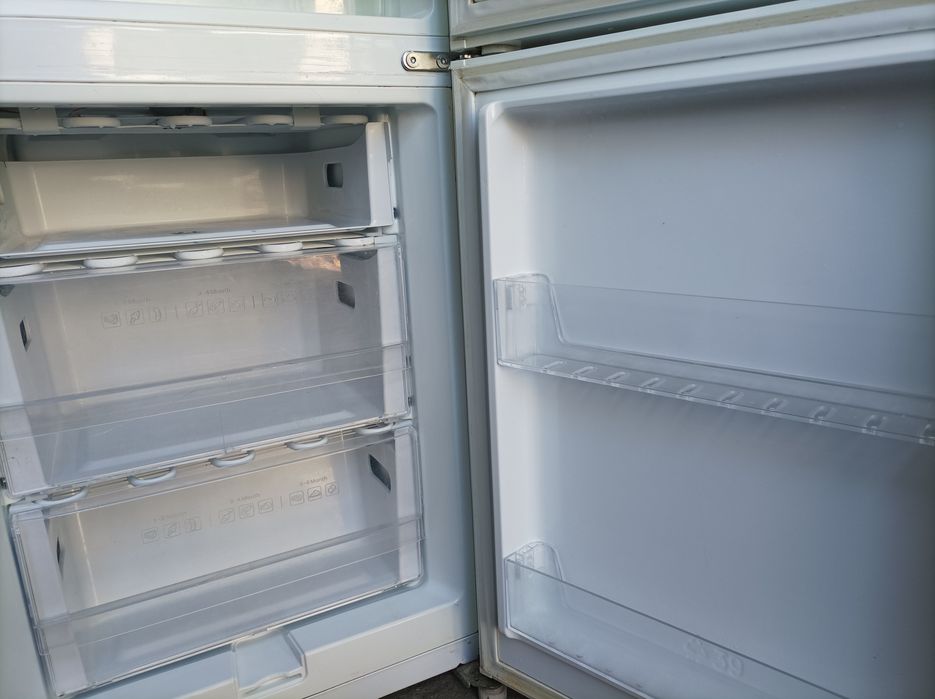 Lodówka Samsung wysokość 185cm