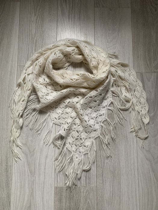 Шерстяная накидка ( косынка, ручная работа )