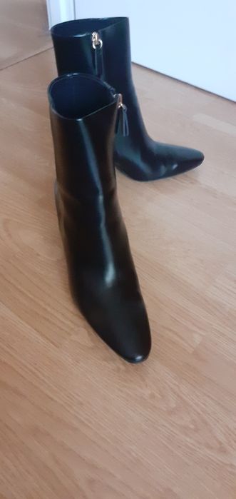 Eleganckie czarne botki H&M obcas