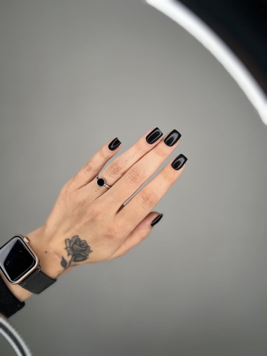 Манікюр з покриттям гель - лаку в салоні від 750грн до 850грн