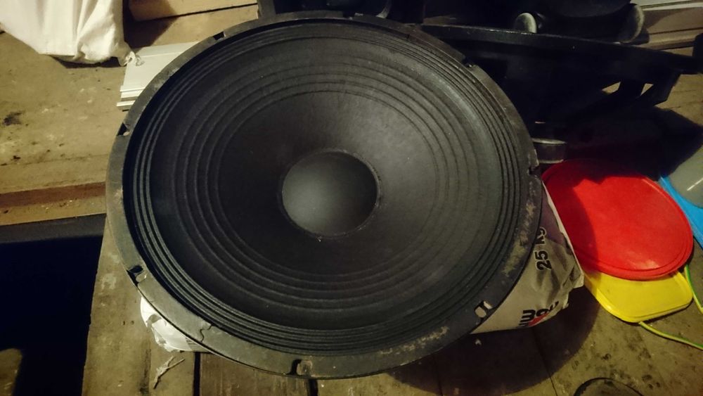 Głośnik eminenc 15" 250W 8ohm