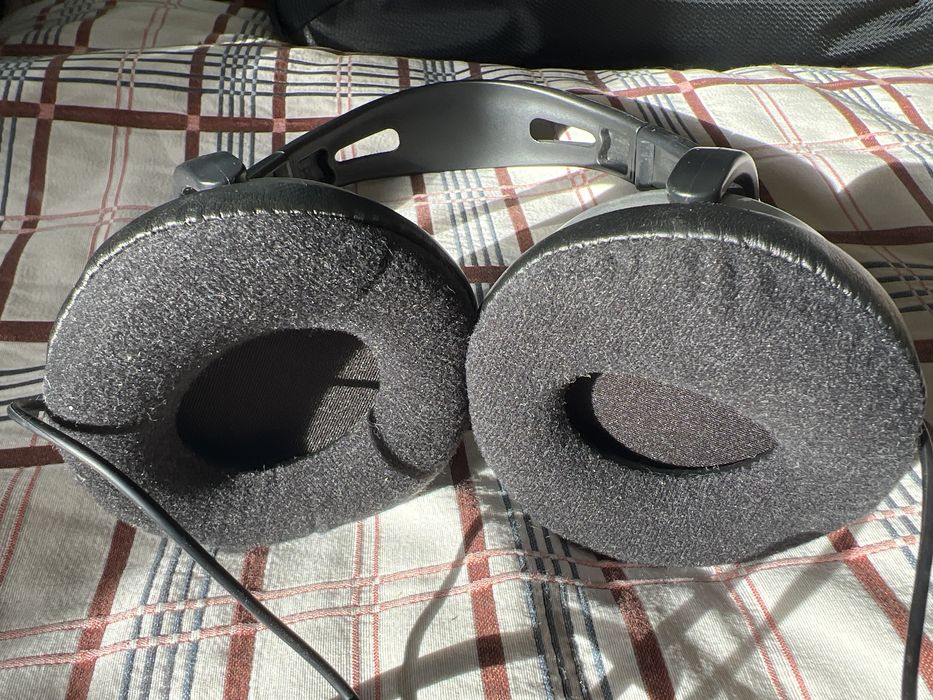 Auscultadores Philips com fio 6m