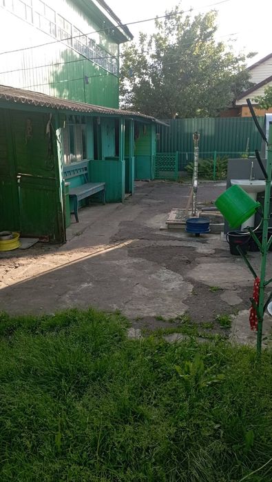 Продам добротну  садибу