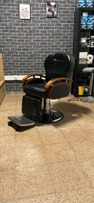 Vendo cadeira de barbeiro