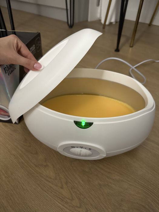 Bloom Nails Paraffin Heater