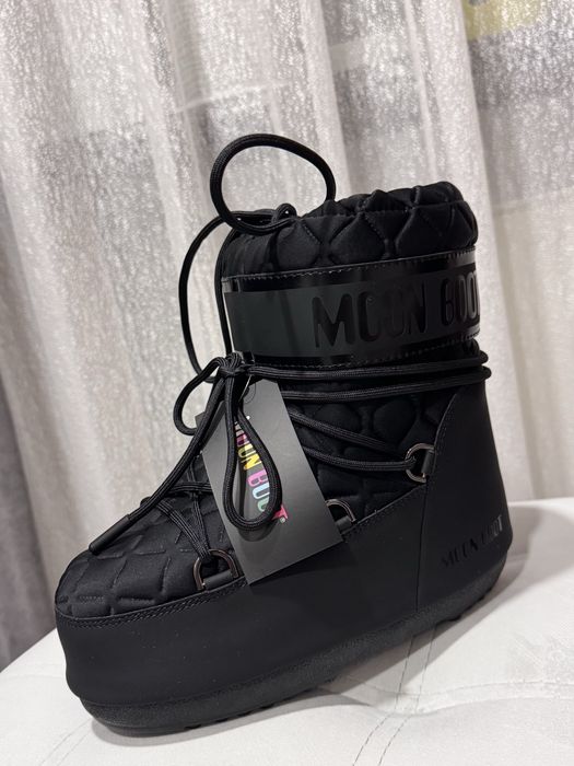 Жіночі стильні мунбут